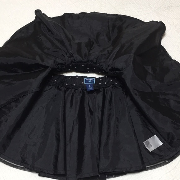 3T (4/$20) Netting/Ruffles Skirt by Old Navy - Picture 7 of 15